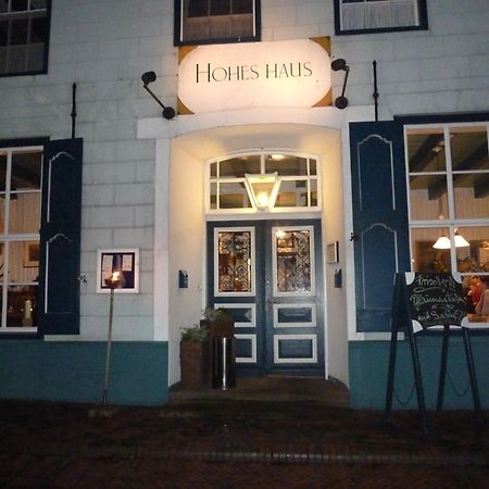 Hohes Haus Hotel Greetsiel Exterior photo